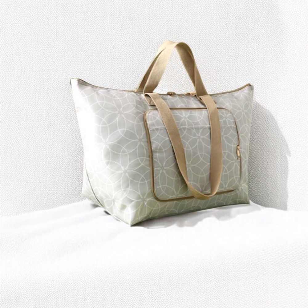 DSW Stylish Cream and Tan Tote Bag & Umbrella Set
New